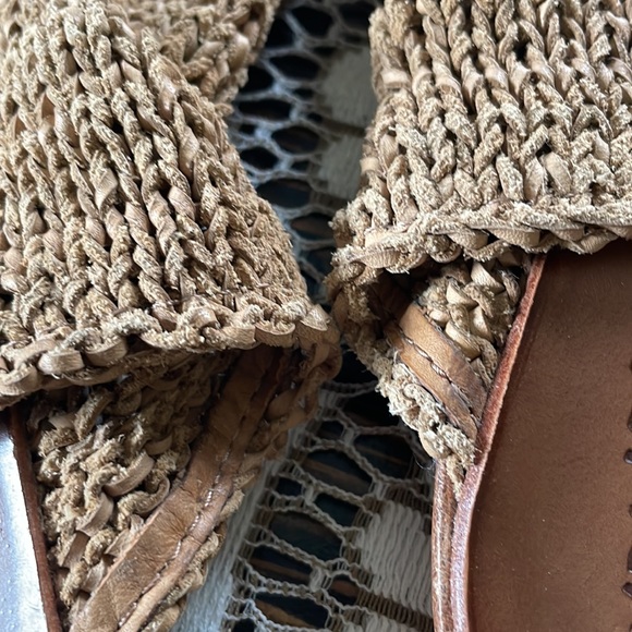 CYDWOQ Leather Arcana Netted Slip On Slides Sandals - Picture 4 of 8